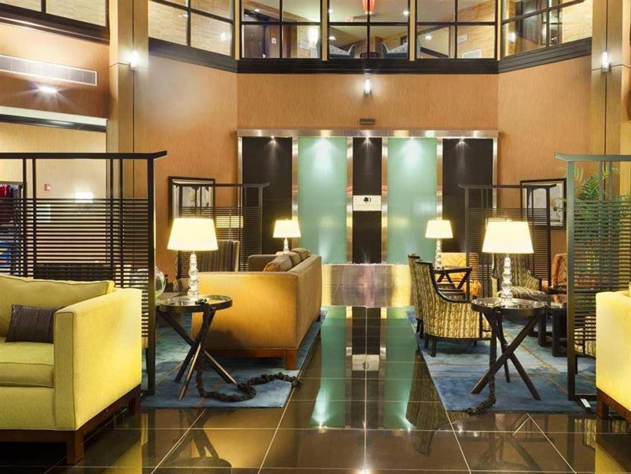ดับเบิลทรี สวีท บาย ฮิลตัน เบนตันวิลล์ Hotel ภายนอก รูปภาพ
